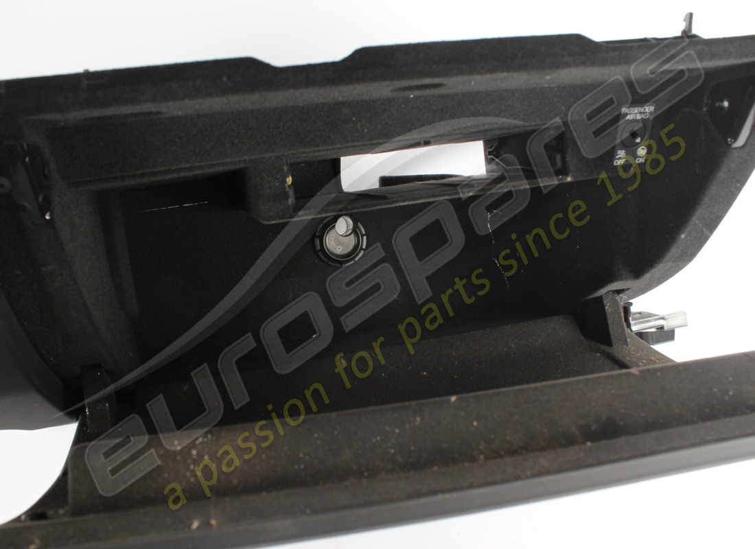 stockage lamborghini endommagé. numéro de pièce 4ml857035b (3)