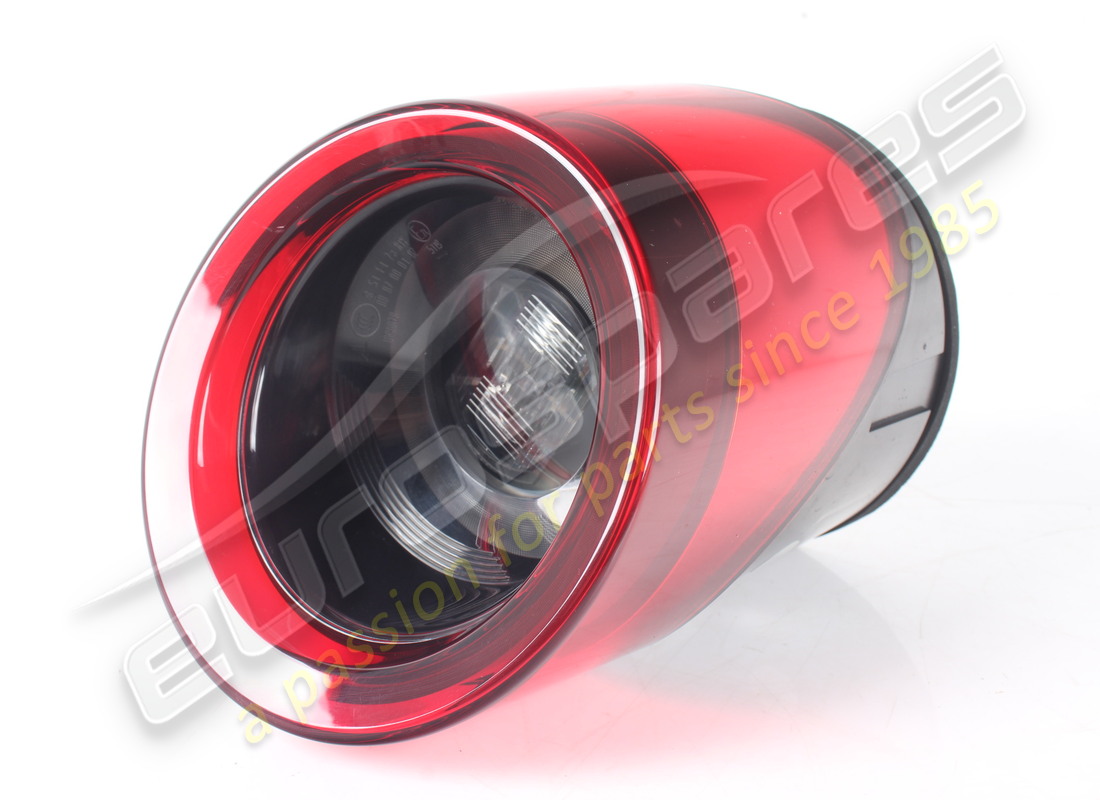 Feu arrière intérieur droit d'occasion Ferrari. Numéro de pièce 322257 (1) Feu arrière intérieur droit d'occasion Ferrari. Numéro de pièce 322257 (1)