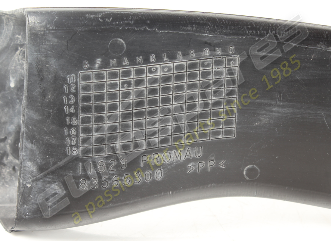 conduit d'air de frein droit ferrari utilisé. numéro de pièce 83565300 (4)