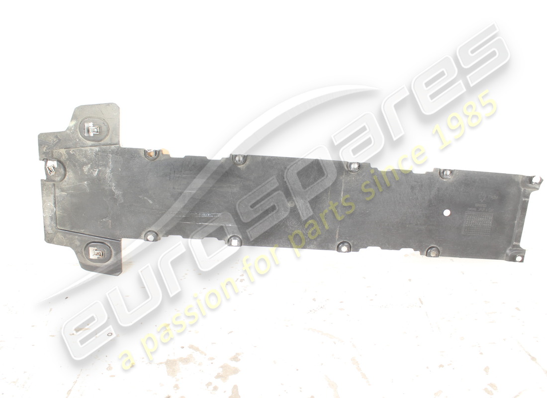 protection centrale de sous-caisse ferrari endommagée. numéro de pièce 87497100 (2)