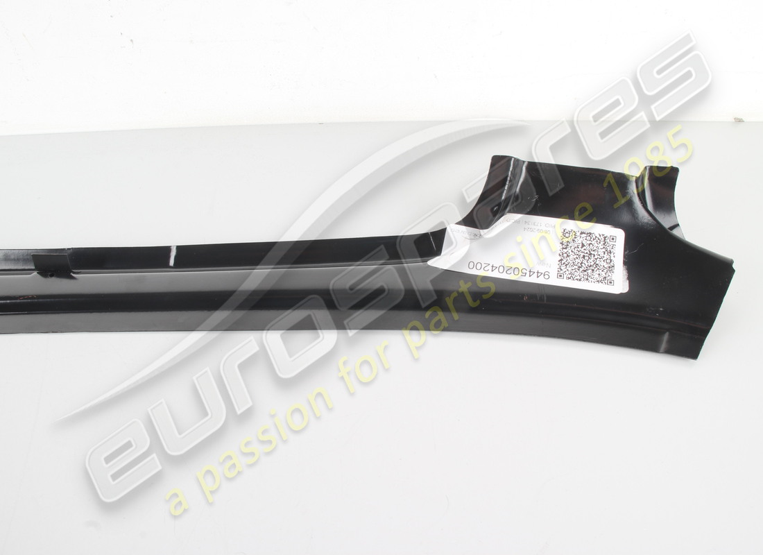 nouveau panneau latéral porsche. numéro de pièce 94450204200 (3)