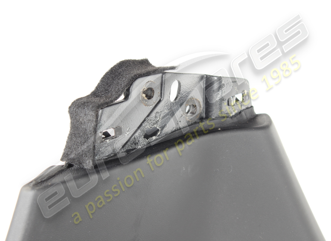 utilisé ferrari garniture de hayon inférieure. numéro de pièce 863968 (2)