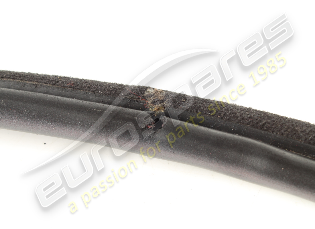 joint en caoutchouc de porte supérieure gauche d'occasion ferrari. numéro de pièce 60924000 (3)