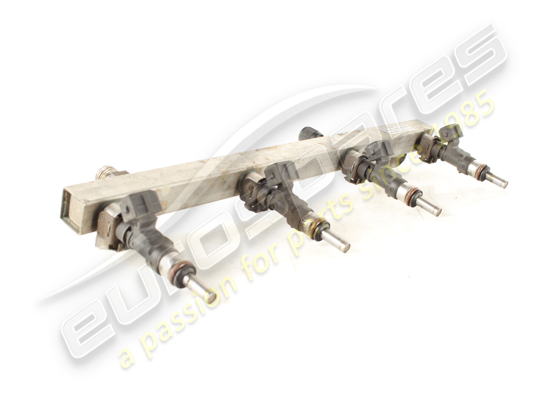 TUYAU DE CARBURANT Maserati UTILISÉ AVEC INJECTEURS. NUMÉRO DE PIÈCE 215337 (1)