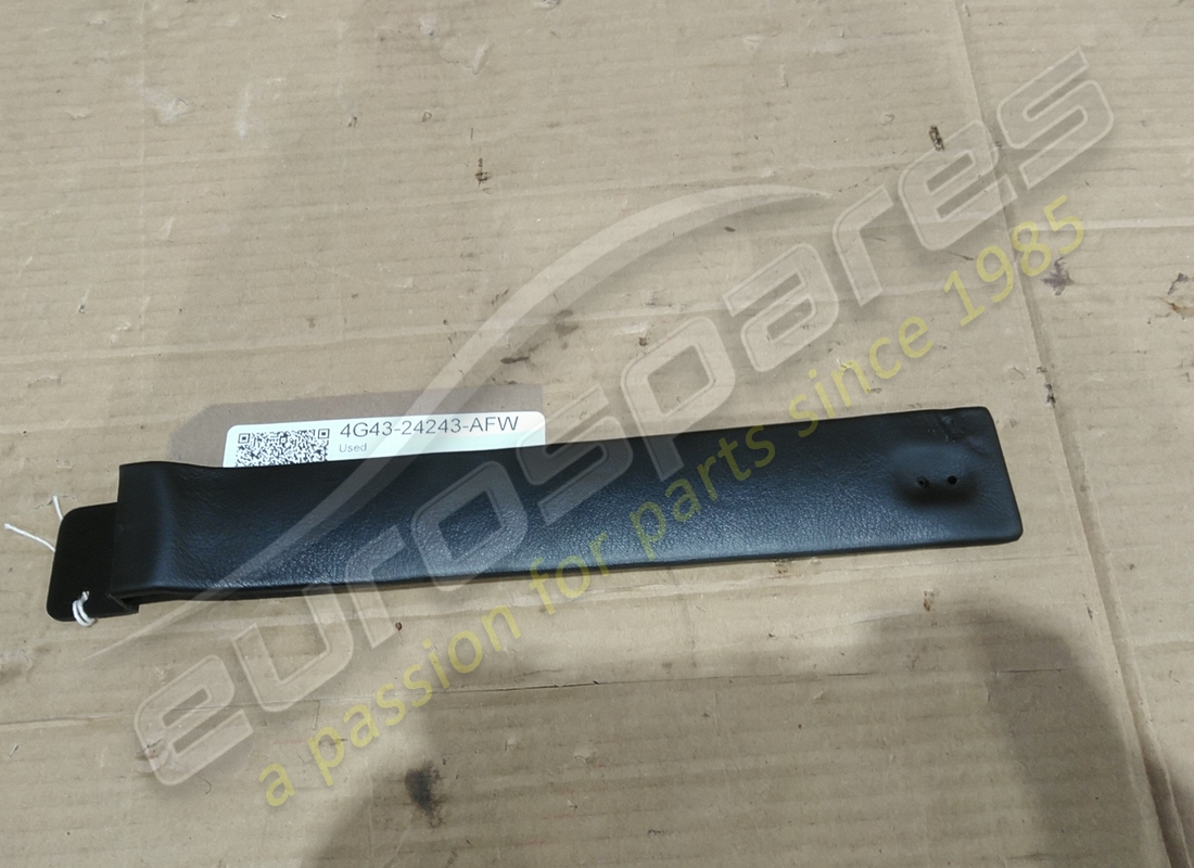 ENSEMBLE D'INSERT D'OCCASION Aston Martin AVANT DR A. NUMÉRO DE PIÈCE 4G4324243AFW (1)