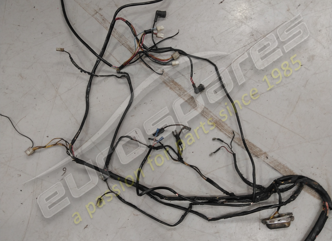 faisceau de câblage ferrari endommagé. numéro de pièce 40332504 (2)