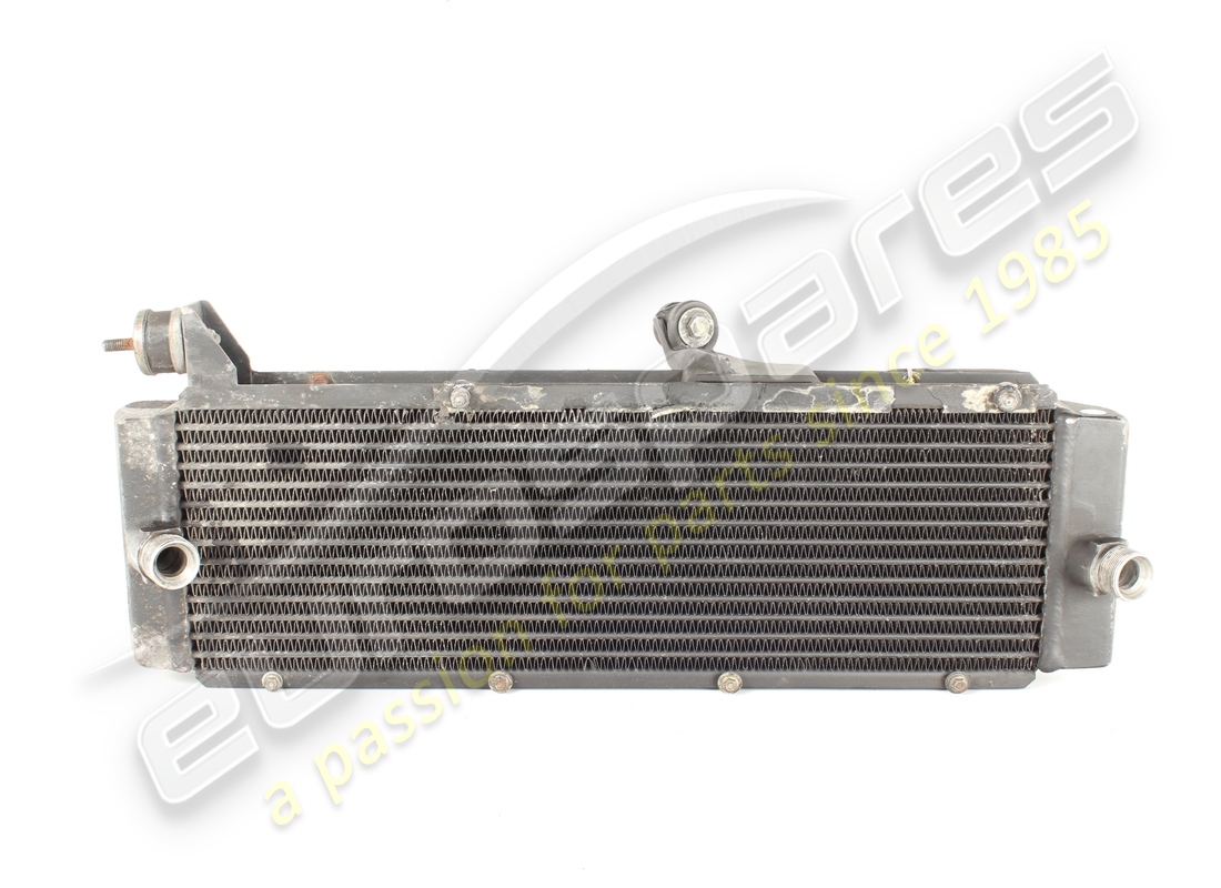 RADIATEUR À HUILE Ferrari UTILISÉ. NUMÉRO DE PIÈCE 180923 (1)