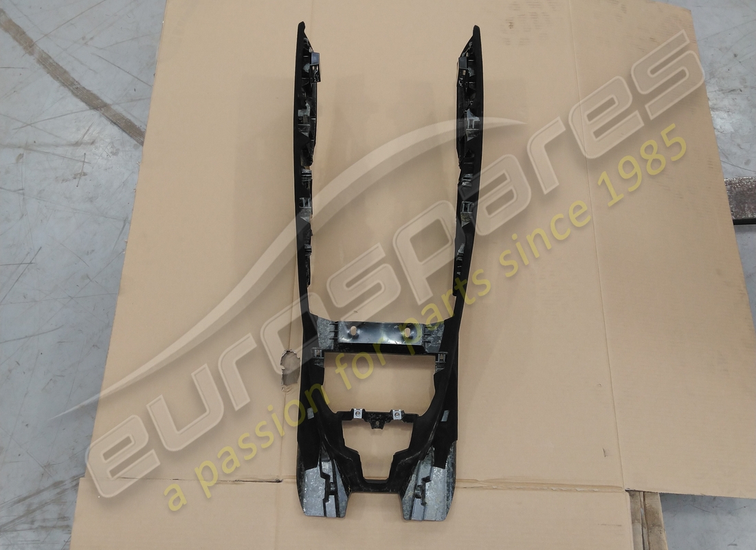 utilisé le tunnel lamborghini. numéro de pièce 472863242f (2)