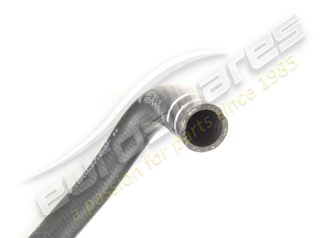 NOUVEAU TUYAU MASERATI PROVENANT DU RADIATEUR SECONDAIRE. RÉFÉRENCE 670003288 (3) nouveau tuyau maserati provenant du radiateur secondaire. référence 670003288 (3)