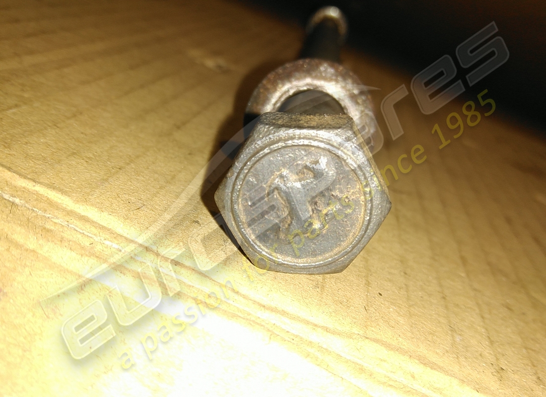 vis ferrari utilisée. numéro de pièce 128904 (2)