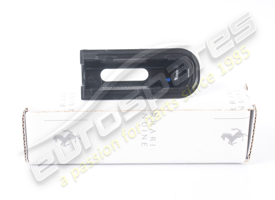 nouvelle assiette ferrari. numéro de pièce 84862500 (1)