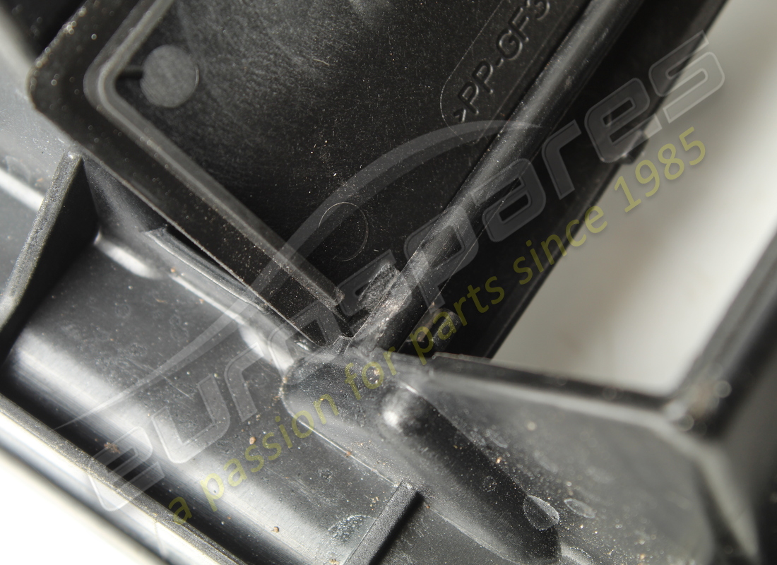 capot d'occasion ferrari avec ventilateurs électriques. numéro de pièce 331018 (6)