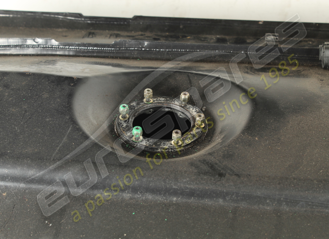 RÉSERVOIR DE CARBURANT D'OCCASION MASERATI, NUMÉRO DE PIÈCE DE VENTE 389200103 (4) réservoir de carburant d'occasion maserati, numéro de pièce de vente 389200103 (4)