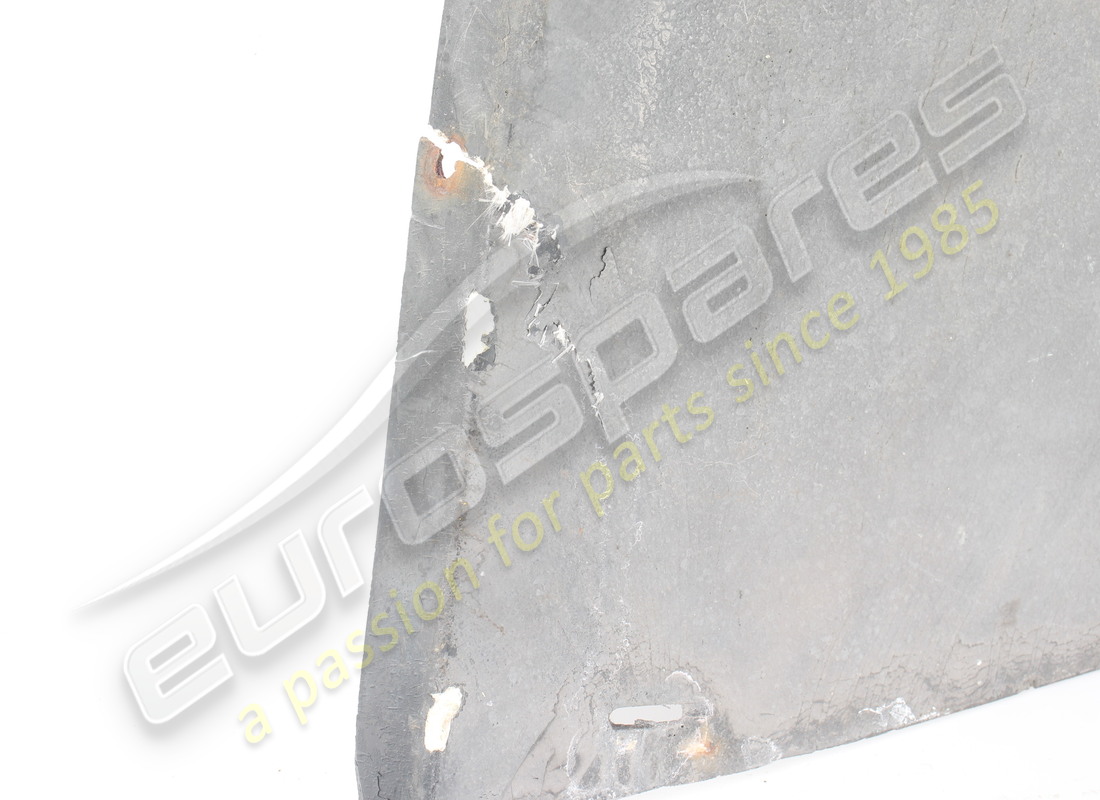 bouclier gauche ferrari endommagé. numéro de pièce 62128000 (2)