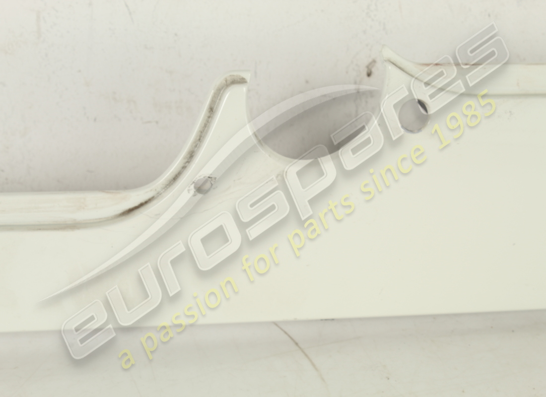 couvercle d'arceau de sécurité arrière d'occasion ferrari. numéro de pièce 66461900 (3)