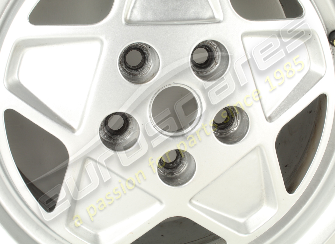 used ferrari road wheel rear 3.2 mqv. part number 127457 (2)