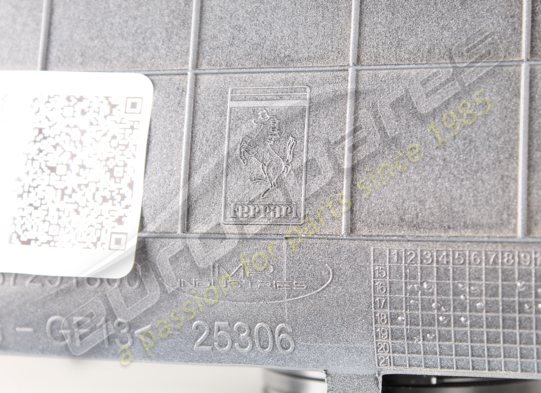 nouveau ferrari conduit de spoiler arrière complet bas. référence 87291710 (3)