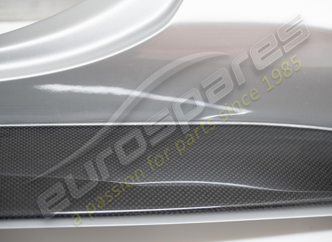 utilisé ferrari garniture sous-porte gauche complète. numéro de pièce 766055 (2)