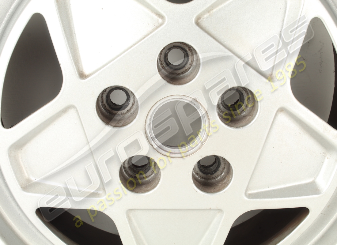 UTILISÉ FERRARI ROUE AVANT 3.2 MQV. NUMÉRO DE PIÈCE 127465 (3) utilisé ferrari roue avant 3.2 mqv. numéro de pièce 127465 (3)