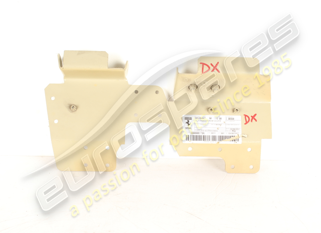 nouveau renfort droit ferrari. numéro de pièce 985204447 (2)