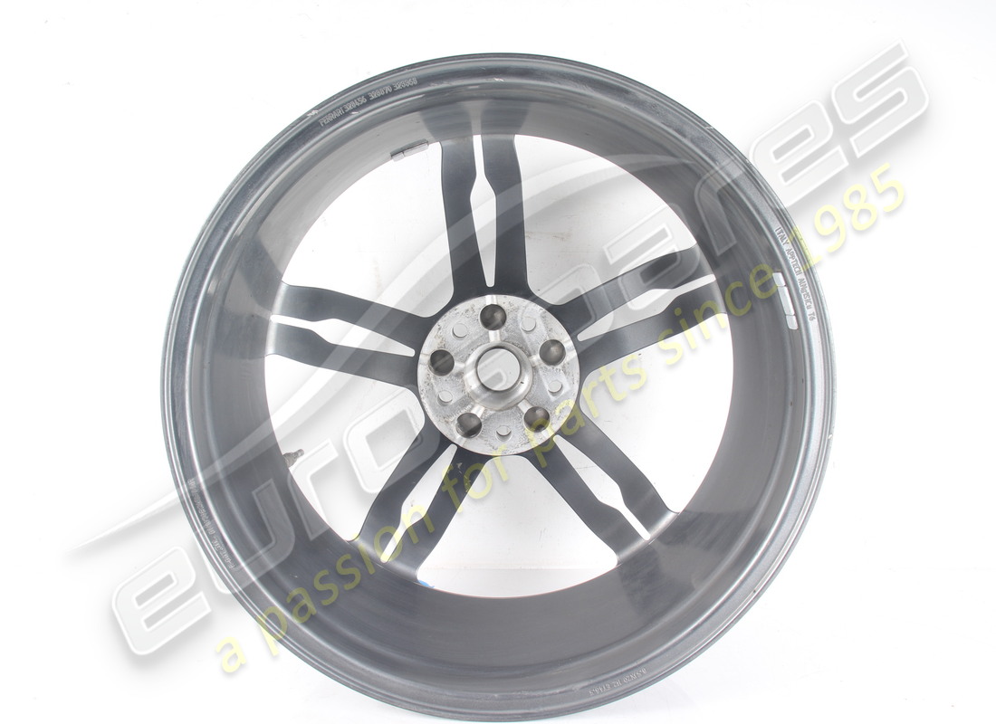 UTILISÉ FERRARI ROUE AVANT. NUMÉRO DE PIÈCE 328870 (3) utilisé ferrari roue avant. numéro de pièce 328870 (3)