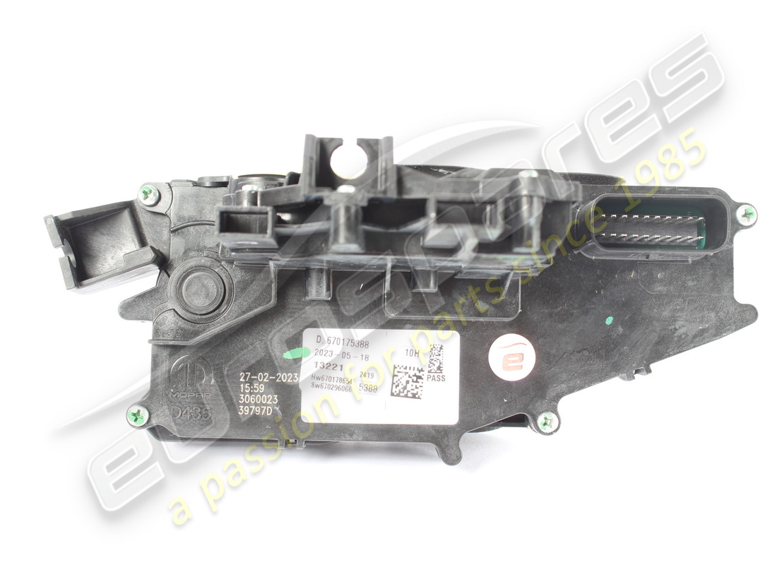 serrure de porte avant gauche d'occasion maserati rhd numéro de pièce 670175388 (1)