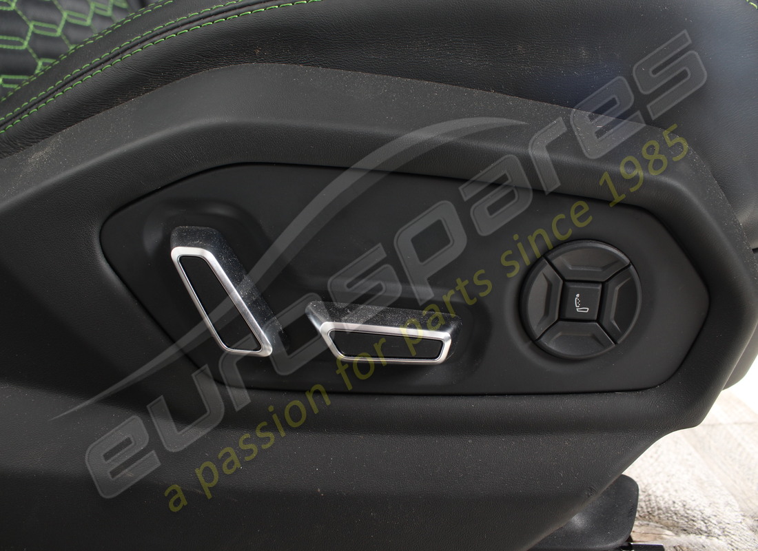 ensemble de sièges complet d'occasion lamborghini. numéro de pièce eap1227394 (3)