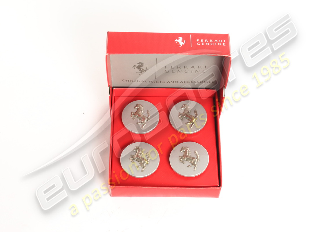 kit de cache-centre de roue ferrari utilisé (argent). numéro de pièce 70001467 (1)