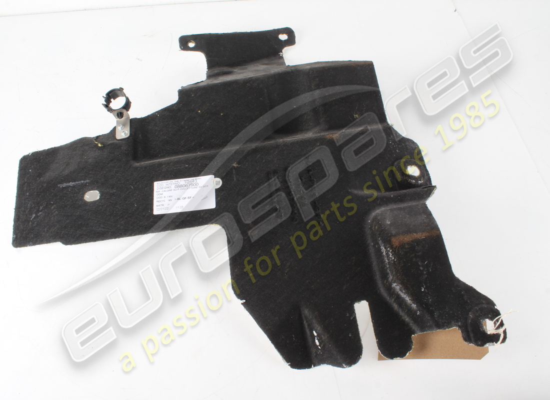bouclier thermique supérieur de collecteur gauche d'occasion ferrari. numéro de pièce 88067900 (2)