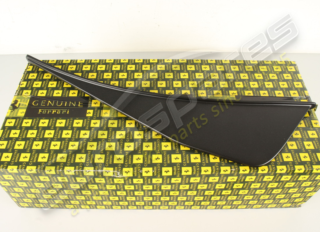 nouvel aileron extérieur gauche ferrari. numéro de pièce 85671500 (4)