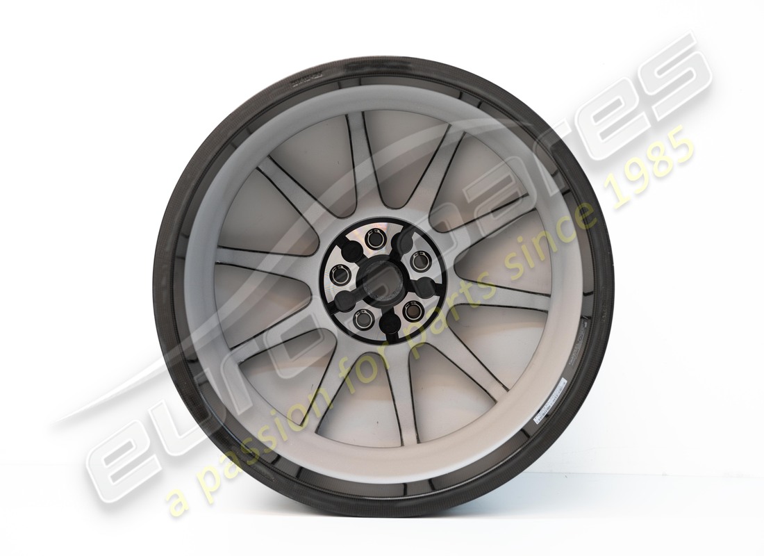 nouveau ensemble ferrari en fibre de carbone roues + boulons en titane. numéro de pièce 70005638 (5)
