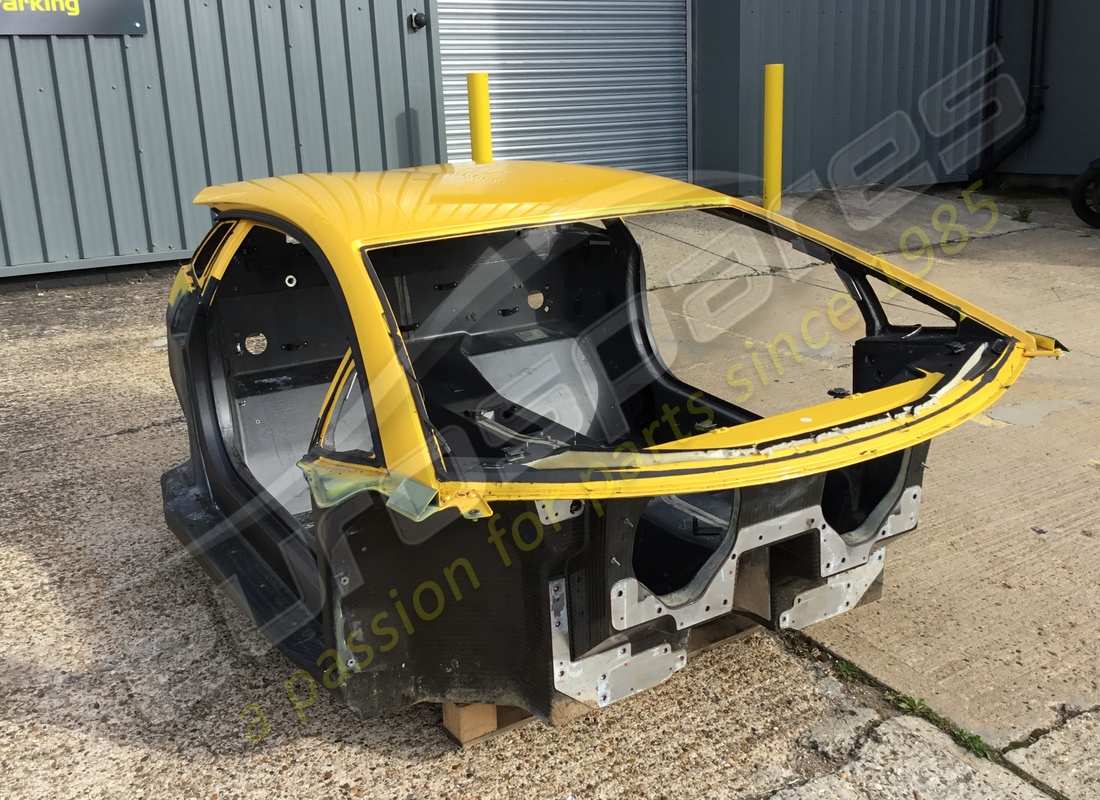eurospares monocoque aventador utilisé. numéro de pièce eap1377688 (2)