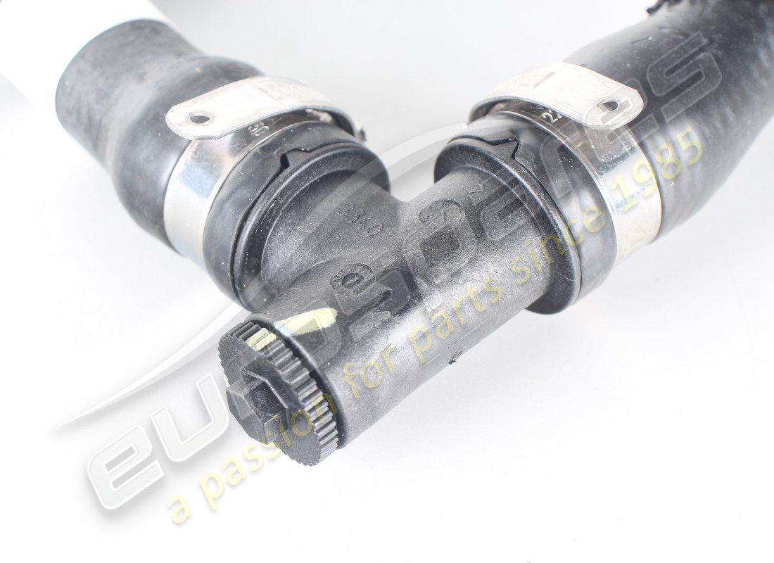 NOUVEAU MASERATI MANCHON DE RETOUR D'EAU DE HEA. NUMÉRO DE PIÈCE 670037573 (5) nouveau maserati manchon de retour d'eau de hea. numéro de pièce 670037573 (5)