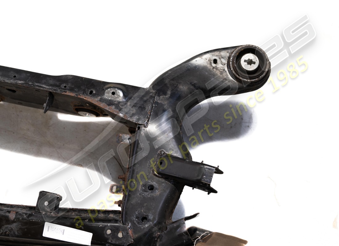 utilisé maserati cadre arrière complet. numéro de pièce 670037635 (2)