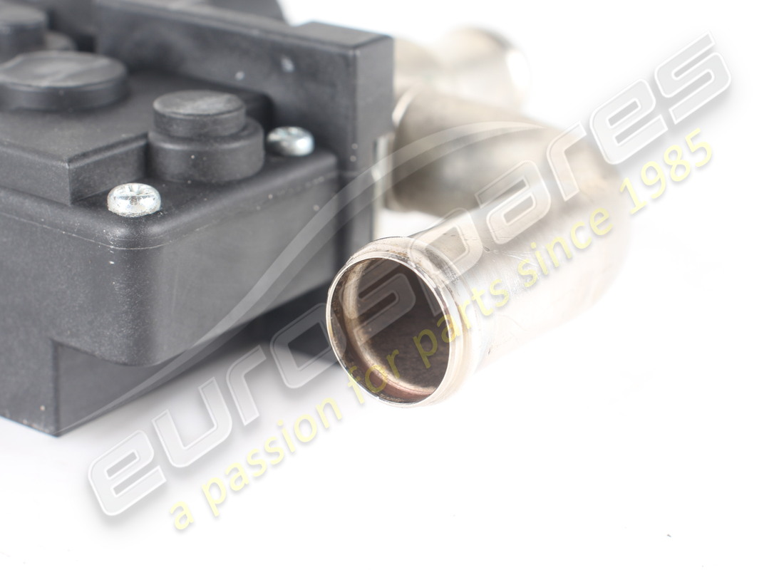 utilisé ferrari soupape rh tgk. numéro de pièce 67635900 (5)