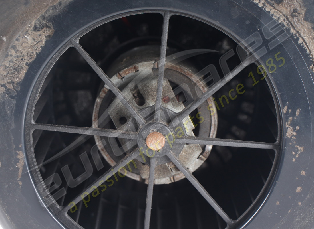 ventilateur électrique d'occasion ferrari rh provenant de ch no 76081. numéro de pièce 62438700 (8)