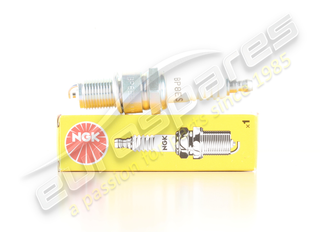nouvelle bougie d'allumage ngk. numéro de pièce 100604 (2)