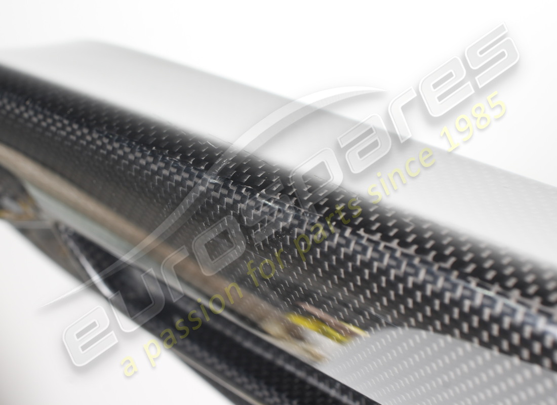 nouveau diffuseur arrière ferrari en carbone. numéro de pièce 887758 (13)