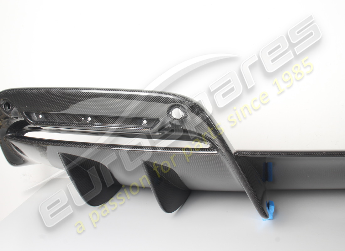 nouveau diffuseur arrière ferrari en carbone. numéro de pièce 887758 (8)