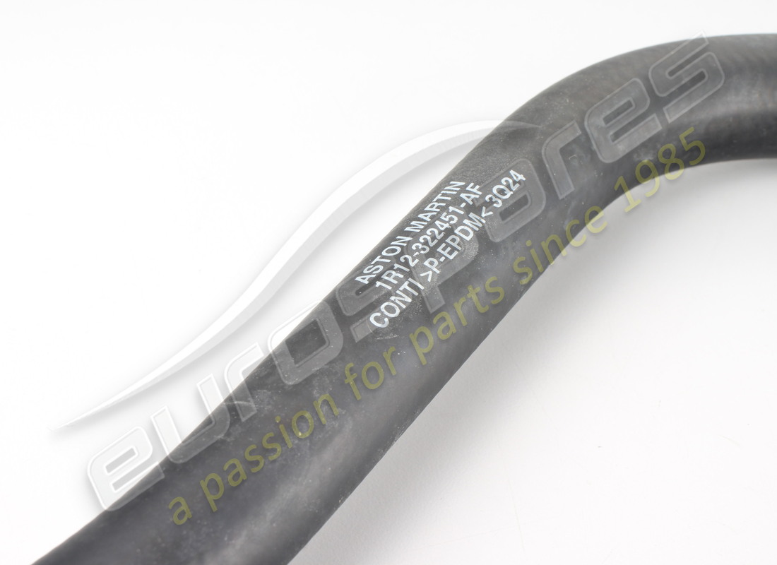 NOUVEAU TUYAU ASTON MARTIN, CONDUITE DE DÉRIVATION VERS VASE D'EXPANSION, RETOUR. RÉFÉRENCE 1R12322451AF (3) nouveau tuyau aston martin, conduite de dérivation vers vase d'expansion, retour. référence 1r12322451af (3)