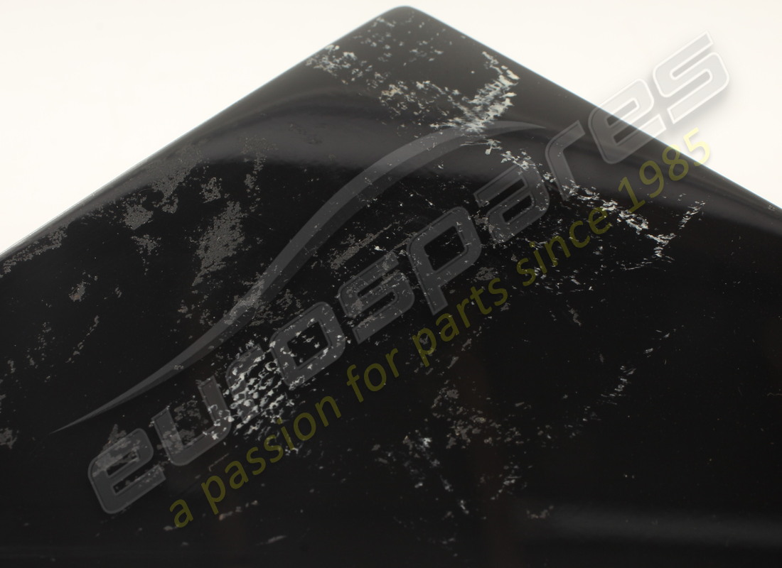 garniture triangulaire de porte gauche d'occasion ferrari. numéro de pièce 920426 (2)