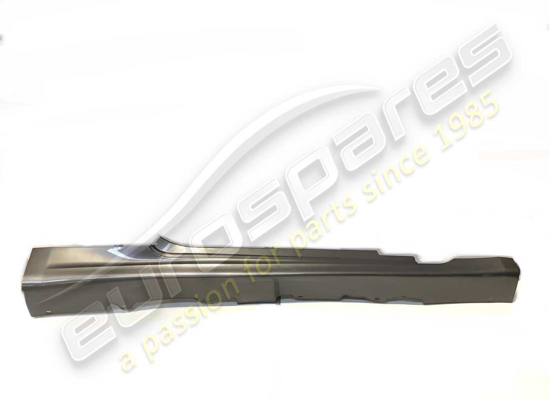 Jupe latérale droite d'occasion Maserati. Numéro de pièce 83536000 (1)