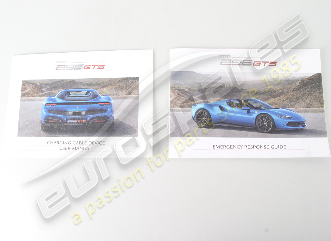 d'occasion ferrari ferrari 296 pack livret complet avec livret de garantie. numéro de pièce eap1481295 (2)