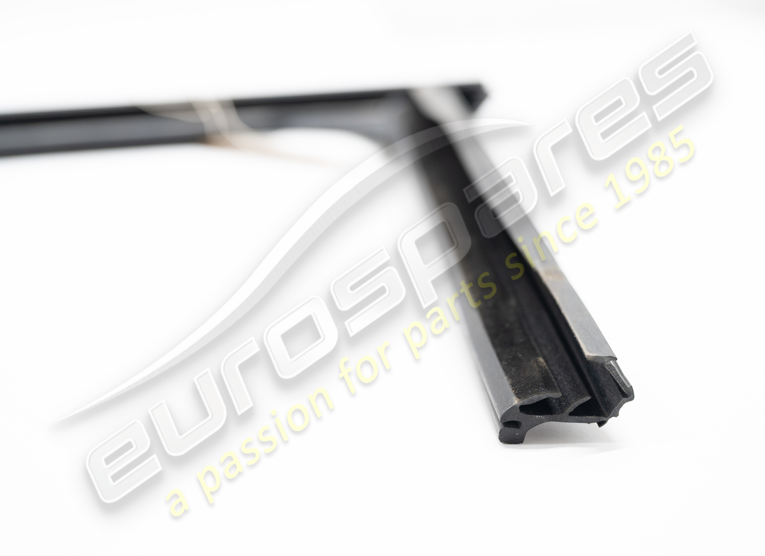 joint avant gauche d'occasion maserati. numéro de pièce 670295996 (3)
