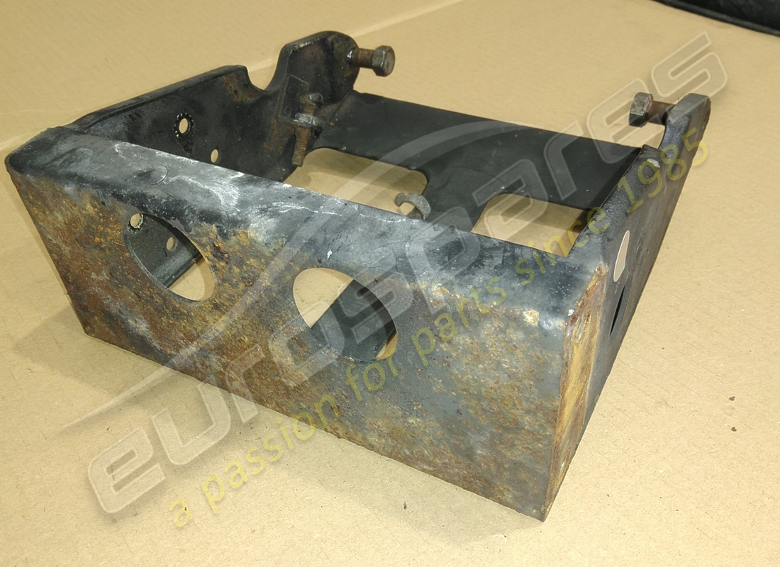 UTILISÉ Ferrari PANNEAU DE MONTAGE DE PHARE LH. NUMÉRO DE PIÈCE 40238206 (1)