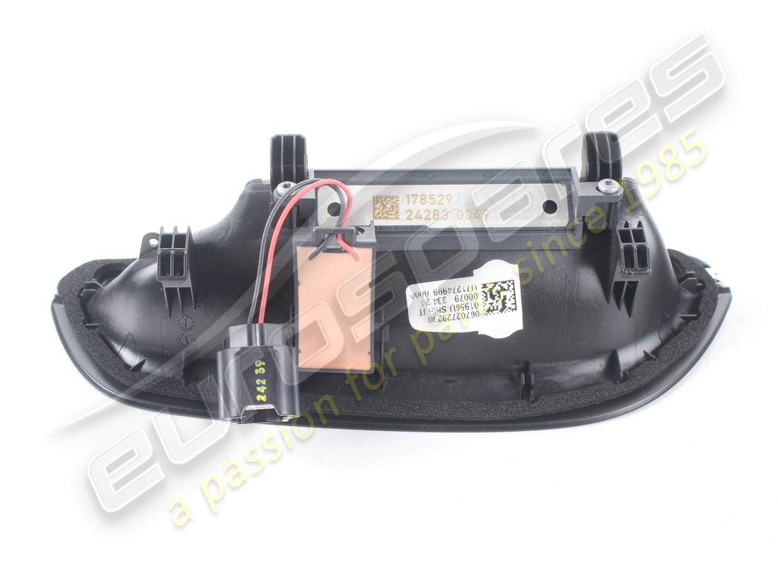 NOUVEAU MASERATI AMORÇEUR DE POIGNÉE AVANT GAUCHE. RÉFÉRENCE 670272923 (4) nouveau maserati amorçeur de poignée avant gauche. référence 670272923 (4)