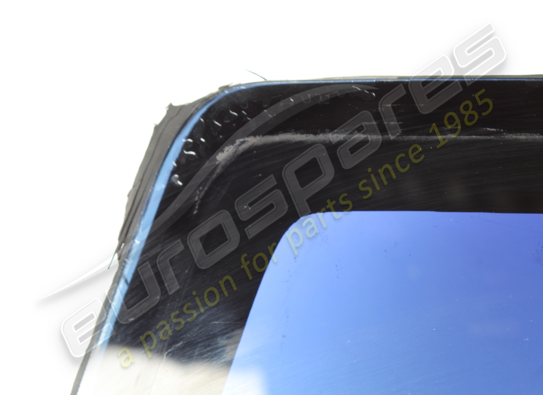 pare-brise avant d'occasion ferrari avec fixation de rétroviseur. référence 63229600 (3)