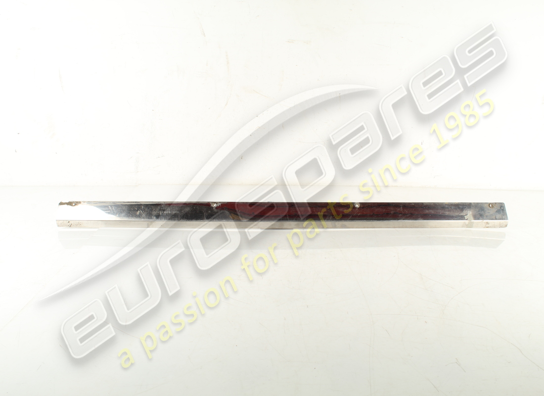 moulure ferrari utilisée. numéro de pièce 2556487208 (1)