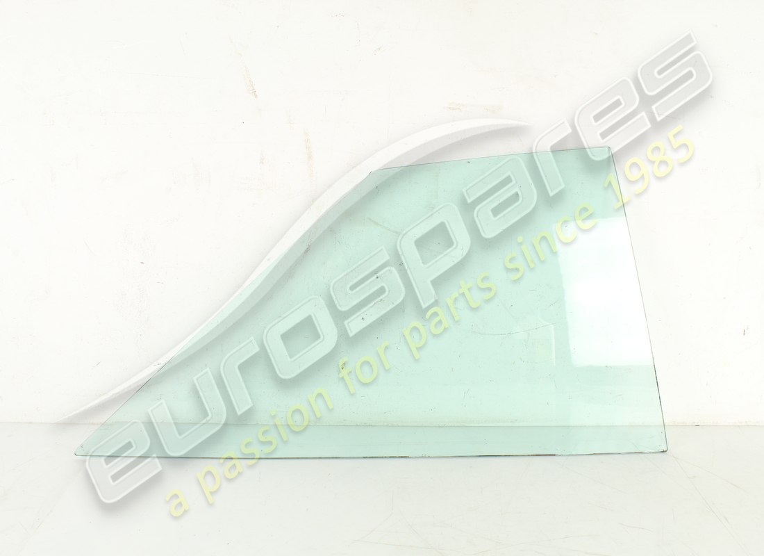 vitre de côté droit d'occasion ferrari 412. référence 2574201610 (1)