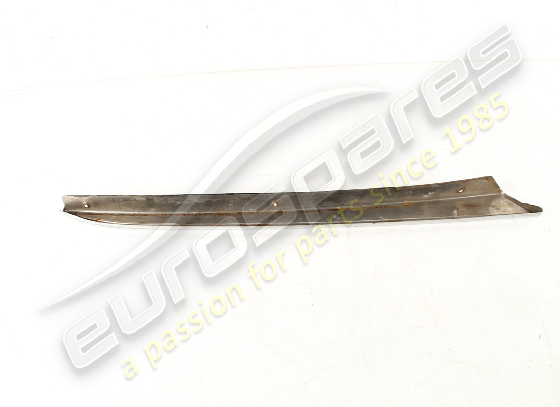 Moulure d'égouttement gauche usagée Ferrari. Numéro de pièce 2554402308 (1)